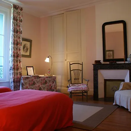 לינה וארוחת בוקר Chateau De Grenier