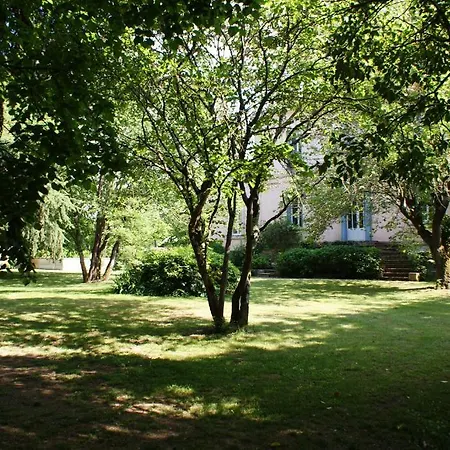 Chateau De Grenier לינה וארוחת בוקר 3*