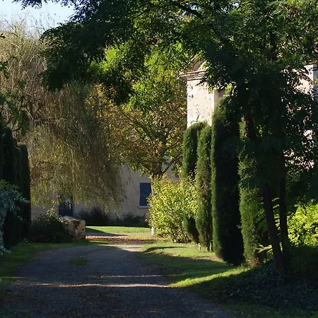 לינה וארוחת בוקר Chateau De Grenier