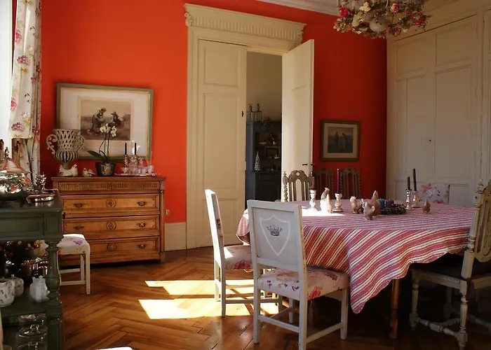 Chateau De Grenier 3*