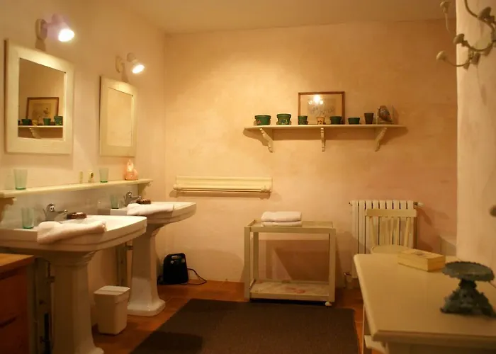 Chateau De Grenier فندق مبيت وإفطار 3*