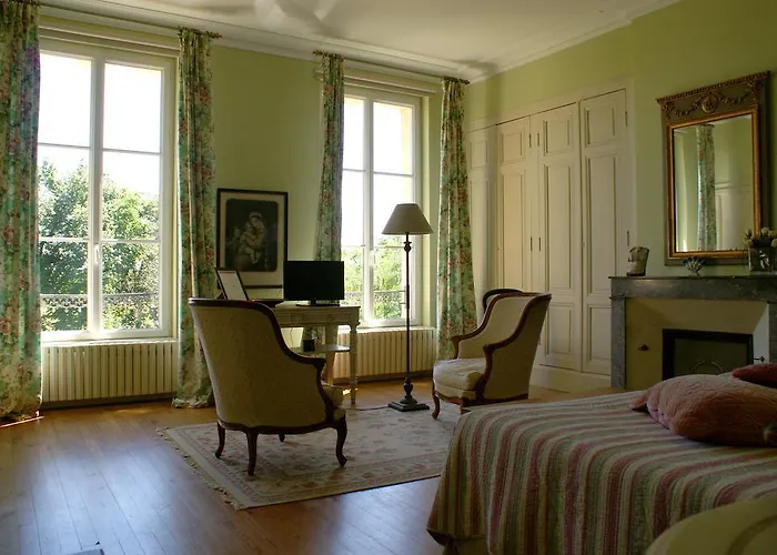 فندق مبيت وإفطار Chateau De Grenier 3*