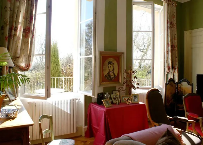 فندق مبيت وإفطار Chateau De Grenier 3*