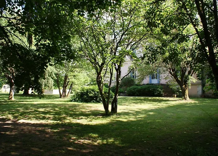 Chateau De Grenier فندق مبيت وإفطار 3*